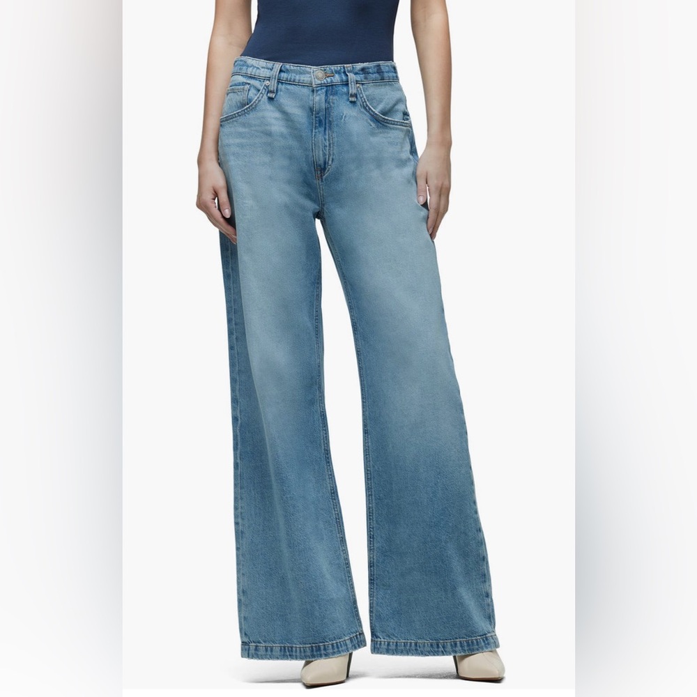 Hudson Jeans
Jodie High
Waist Super
Wide Leg Jeans
Color: Aspen